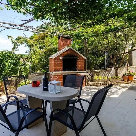 Apartments Andelka - 100M From Sea Sutivan